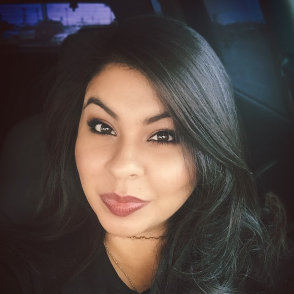 Meet your Posher, Yomi - Picture 1 of 1